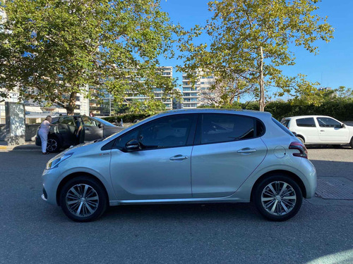 Peugeot 208 1.6 In Concert 2020