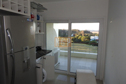 Duplex, Tiene Abajo 2 Dormitoiros Con 2 Baños, Arriba 1 Dormitorio Cn 1 Baño Y Otro Living - Ref: 5308
