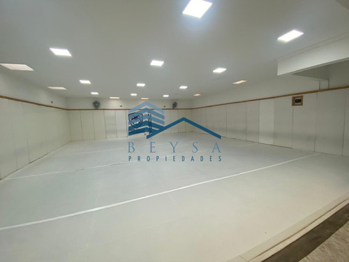 Gran Propiedad Apta Para Establecimiento Social O Deportivo