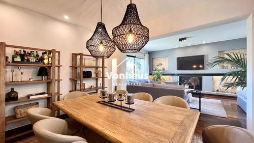 Casa En Venta En Barrio Privado Carmel