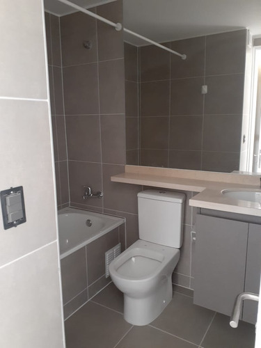 Amplio Depto De 2 Dormitorios Con 2 Baños + Estac Y Bodega