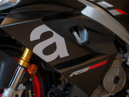 Imagen 9 de 15 de Aprilia Rs 660 Negra 100% Italia Precio Billete Oportunidad