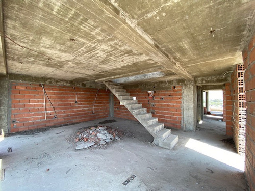 Edificio En Torre, 11 Pisos - Pellegrini 566