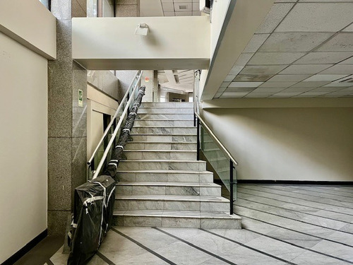 Local Comercial Sector Metro Los Leones