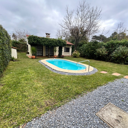 Chalé Paradas Mansa 4 Dorm 4 Baños Piscina Climatizada, Cerco Perimetral, Garaje, Muebles, Todo Impecable. Venta Us$ 398.000.00.