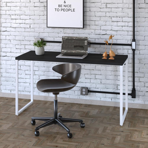 Mesa Kuadra Office 135x60x75cm Estrutura Branca Cor Preto Ônix / Est.branca