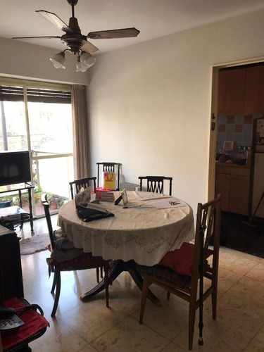 Imagen 3 de 14 de Venta! Departamento De 3 Ambientes Al Frente Con Balcón (flores)