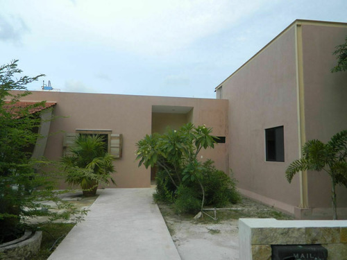 Venta De Cómoda Casa De Un Piso En Baspul