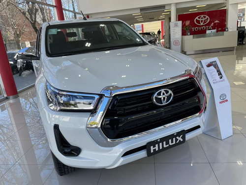 Toyota Hilux 4x4 D/c Srv 2.8 Tdi 6 A/t 2025