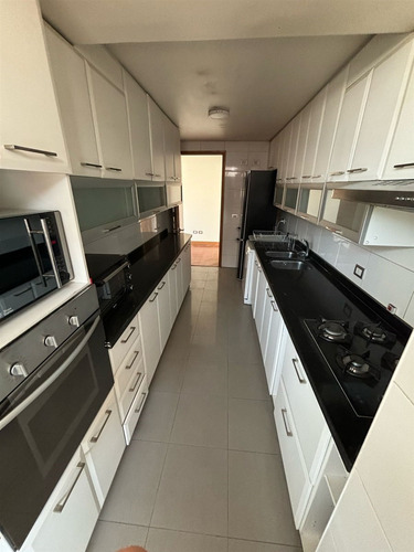 Departamento Duplex En Arriendo De 5 Dorm. En Las Condes