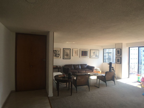 Imagen 4 de 30 de Venta De Departamento Amplio Con Balcón En Temístocles Polan