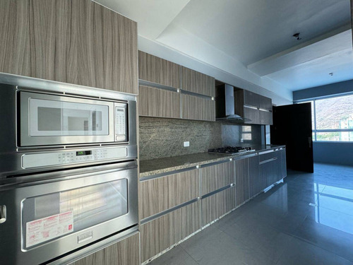 Se Alquila Apartamento 243m2 Edif. The Loft Urb. Las Chimeneas. Az