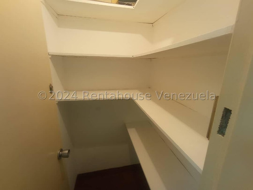 En Alquiler Estupendo Local Comercial Ubicado En El Recreo