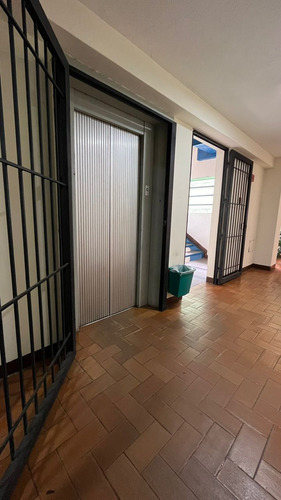 Oficina En Venta En El Conjunto Residencial El Parque