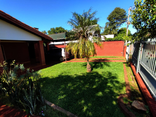Vendo Casa En Obligado Centro, A 1 Cuadra De La Avenida: 3 Habitaciones Y 1 Baño