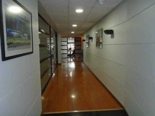 Imagen 4 de 30 de Metro Tobalaba / Av. El Bosque