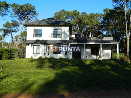 Imagen 2 de 16 de Casa En Venta - La Arbolada