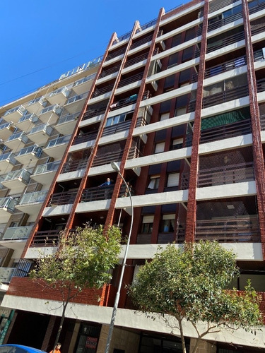 3 Ambientes Con Cochera Fija Y Vista Al Mar. Barrio La Perla. 682453
