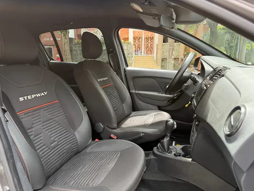 Renault Stepway 1.6 Intense Automática