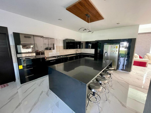 Hermosa Casa En Venta