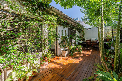 Excelente Casa - Venta - 5 Ambientes - Suite - Terraza - Patio - Parrilla - Chacarita