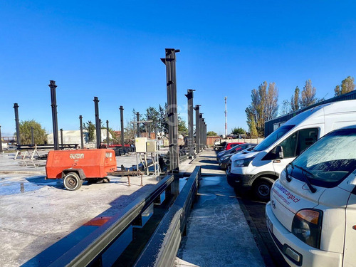 Pronto, Modernas Bodegas En Jaime Repullo