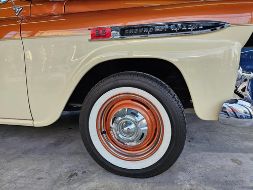 Chevrolet Apache 32