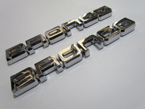 Imagen 7 de 10 de Par Emblemas Ford Bronco Accesorio Emblema