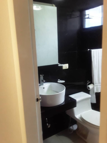 Imagen 8 de 15 de Se Alquila Apartamento Amoblado En Chacao Muy Cerca Del Sambil, 105 Metros 3 Habitaciones