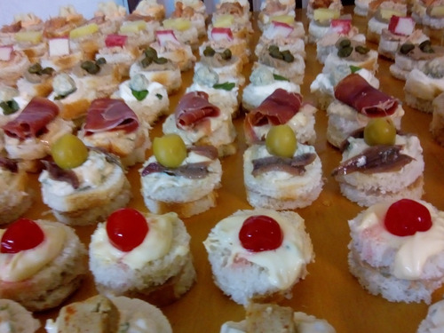 100 Piononitos Surtidos + 50 Canapes Saladitos Premium