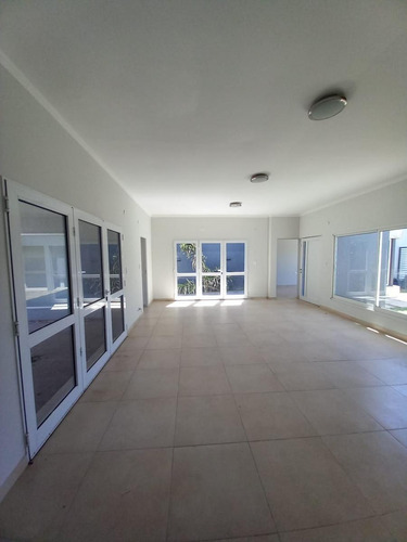 Casa En Barrio Brigadier López