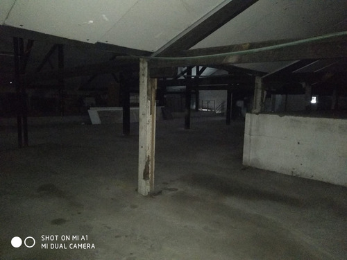 Acuña De Figueroa Y Avda Libertador Predio De 1500 M2 Con Altura