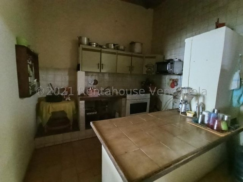 Imagen 4 de 6 de Venta De Casa Zona Centro, Calabozo. 22-6401 / 0424-3392775