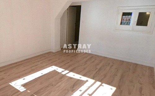 Imagen 14 de 16 de Casa En Venta De 3 Dormitorios En La Blanqueada (ref: Ast-2572)