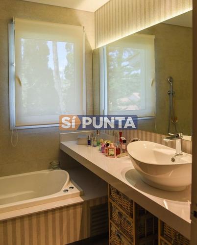 Imagen 15 de 24 de Casa En Alquiler Con Piscina, Punta Del Este