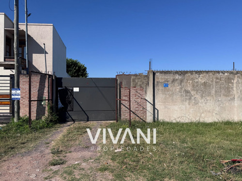 Lote En Venta 152 Entre 47 Y 49. Vivani Propiedades