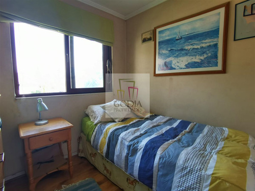 Casa En Venta De 4 Dorm. En Peñalolén