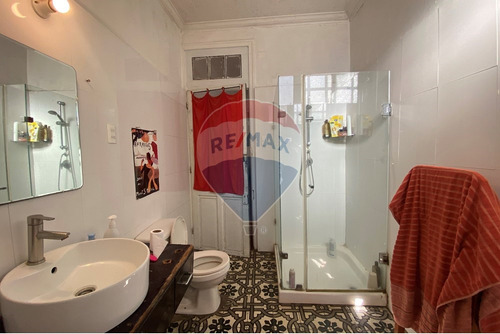Casa De Dos Pisos Con Piscina En Ñuñoa
