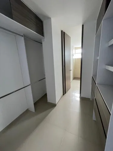 Venta Aparta-estudio. Sur De Cali. Barrio Pance, 66 Mtrs. Tercer Piso Con Ascensor. Parqueadero Propio