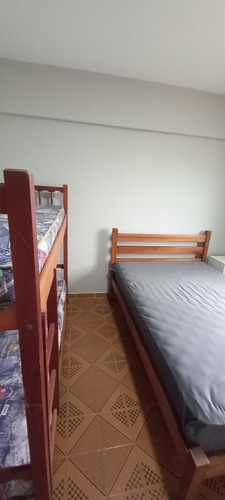 Apartamento De 01 Dormitório Com Vaga De Garagem Coberta !!!