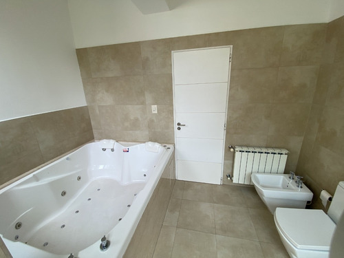 Casa En Venta En Fisherton Aldea