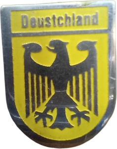 Antiguo Pin Metálico Esmaltado Escudo De Alemania (Usado)