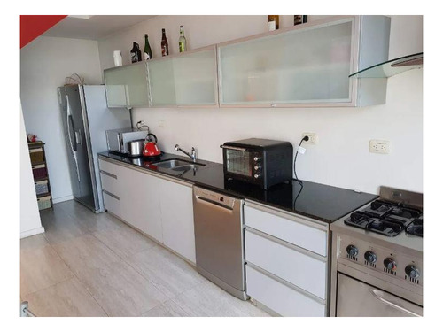Imagen 4 de 14 de Ph Venta 2 Dormitorios 2 Baños 3 Cocheras Patio 153 Mts 2 Totales 95 Mts 2 Cubiertos- La Plata