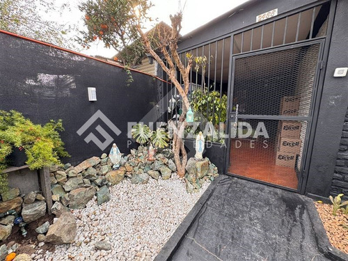 Casa En Venta De 2 Dorm. En Macul