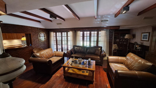 Casa En Venta De 3 Dormitorios Parque Y Quincho En La Plata