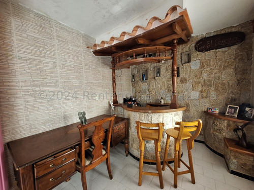 Venta De Casa En La Candelaria Maracay Aragua 25-201 Irr