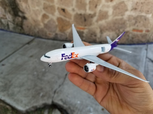 Avion Boeing 777-f De Fedex N889fd Interactivo Escala 1:400