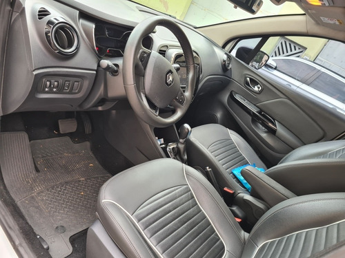 Imagem 8 de 9 de Renault Captur 2019 1.616v Intense Sce X-tronic 5p