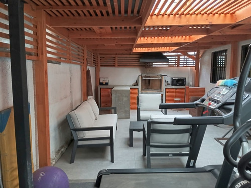 Se Vende Esplendida Casa Remodelada