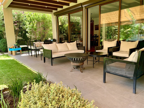 Condominio / Avenida La Dehesa / Bernardo Larraín